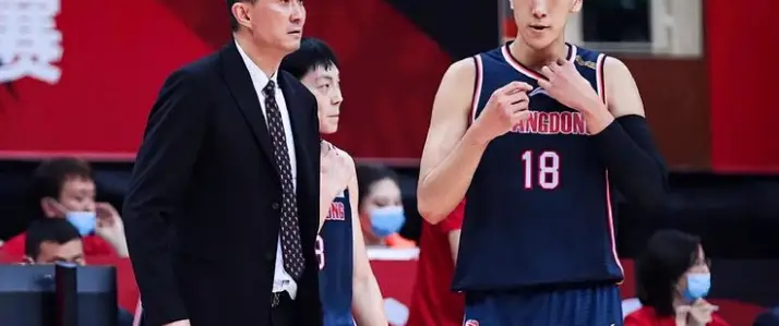 杜润旺2米01身高如何成为外线战术支点?